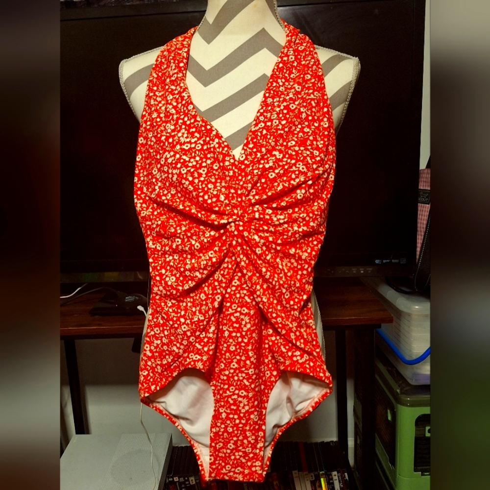 MICHAEL KORS WHOLE PIECE BATHING SUIT